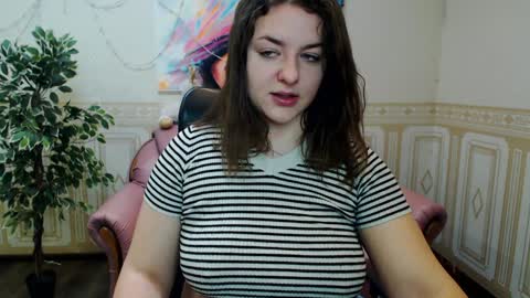 Snapshot of helen_elliot chatting on February 4, 7:07 am Helen Elliot online show from February 4, 7:07 am