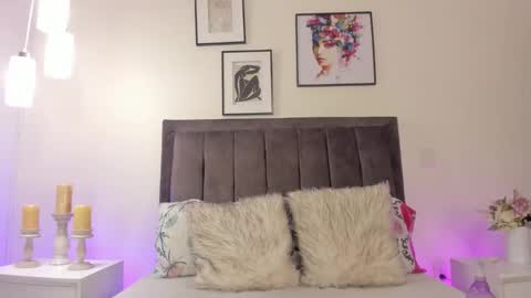 Helen  online show from February 7, 1:15 pm