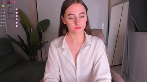 Helen online show from November 3, 4:08 pm