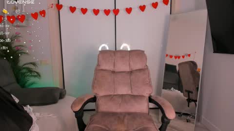 Helen online show from March 27, 2:17 pm