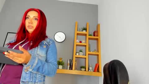 Snapshot of helenaduque_ chatting on September 19, 11:55 am Helena online show from September 19, 11:55 am