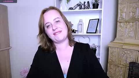 Snapshot of helenbrais chatting on October 3, 8:00 am Helen online show from October 3, 8:00 am