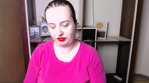 Snapshot of helenbrais chatting on December 15, 8:07 am Helen online show from December 15, 8:07 am