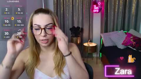 Snapshot of heleneengel chatting on November 29, 10:18 am heleneengel online show from November 29, 10:18 am