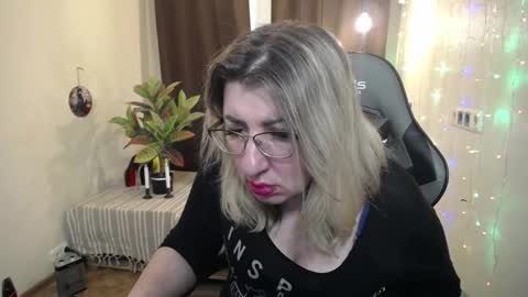 helenenigma online show from January 29, 5:30 am