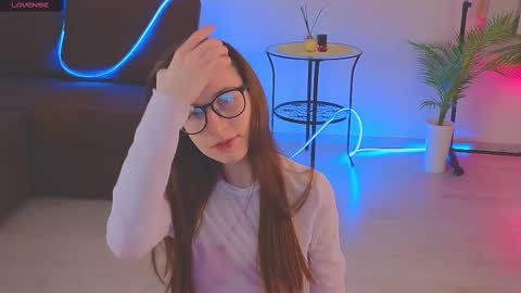 Snapshot of helenmann_ chatting on March 5, 1:50 pm online show from March 5, 1:50 pm