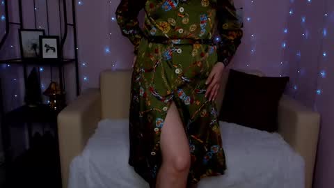 Snapshot of helens_lov chatting on January 11, 1:59 am Helen online show from January 11, 1:59 am