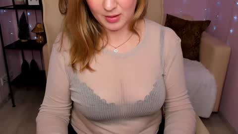 Snapshot of helens_lov chatting on January 16, 6:03 am Helen online show from January 16, 6:03 am