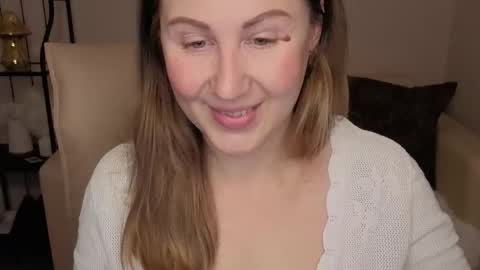 Snapshot of helens_lov chatting on October 26, 2:28 am Helen online show from October 26, 2:28 am