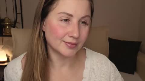 Snapshot of helens_lov chatting on November 13, 1:59 am Helen online show from November 13, 1:59 am