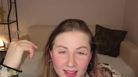 Snapshot of helens_lov chatting on November 22, 1:59 am Helen online show from November 22, 1:59 am