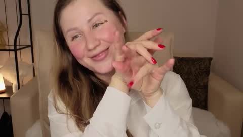 Snapshot of helens_lov chatting on December 4, 7:39 am Helen online show from December 4, 7:39 am