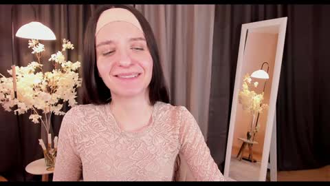 Helen online show from February 5, 9:15 am