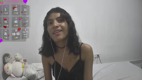 Snapshot of helia_n_amy chatting on January 9, 11:36 am Helia Transfem and Amy online show from January 9, 11:36 am