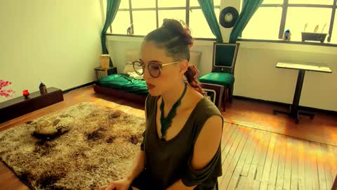 Heliconia online show from January 18, 5:39 pm