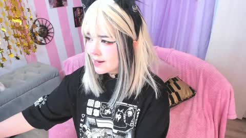 Snapshot of hell_fairy chatting on January 19, 3:08 am Laura online show from January 19, 3:08 am