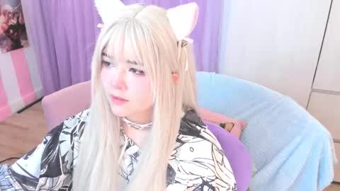 Snapshot of hell_fairy chatting on October 19, 6:03 am Laura online show from October 19, 6:03 am