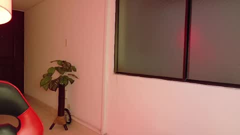Snapshot of hell_girll_ chatting on October 9, 11:47 pm Hell Girl online show from October 9, 11:47 pm