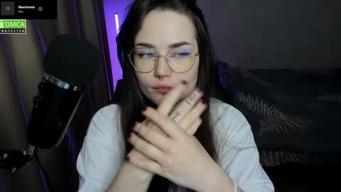 Red online show from December 12, 4:32 pm