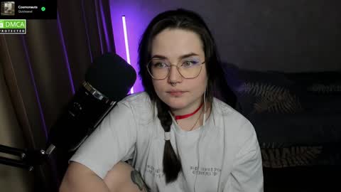 Red online show from December 15, 8:25 pm