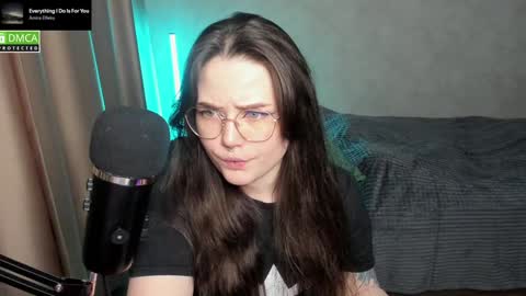 Red online show from January 24, 10:30 pm