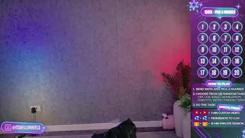 Snapshot of hell_on_heels_ chatting on November 17, 11:43 pm - show loyalty and subscribe - online show from November 17, 11:43 pm