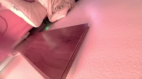 Snapshot of hellboy29ts chatting on December 3, 9:29 am Roxanne online show from December 3, 9:29 am