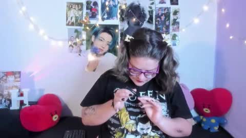 Snapshot of hellen21rose chatting on November 25, 3:39 am hellen online show from November 25, 3:39 am