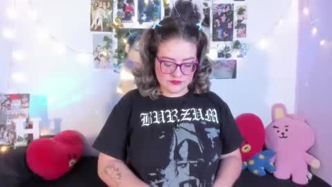 Snapshot of hellen21rose chatting on November 28, 5:32 am hellen online show from November 28, 5:32 am