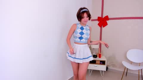 Snapshot of hellen_coy chatting on December 24, 9:28 am Julieta online show from December 24, 9:28 am