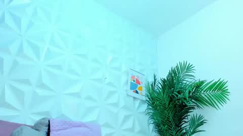 Snapshot of hellen_sky_ chatting on January 24, 1:35 am hellen online show from January 24, 1:35 am