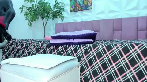 Snapshot of hellen_sky_ chatting on February 27, 2:10 am hellen online show from February 27, 2:10 am