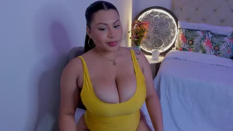 Snapshot of hellenamazing chatting on December 5, 3:15 am hellenamazing online show from December 5, 3:15 am