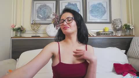 Snapshot of hellendesire chatting on January 10, 7:14 am online show from January 10, 7:14 am