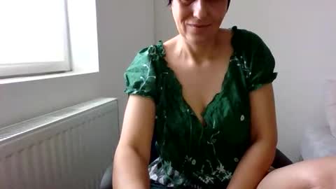 Snapshot of hellenella chatting on November 3, 6:47 am Hellen online show from November 3, 6:47 am