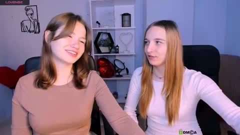 Snapshot of helli_belli chatting on November 19, 8:09 pm Helli online show from November 19, 8:09 pm