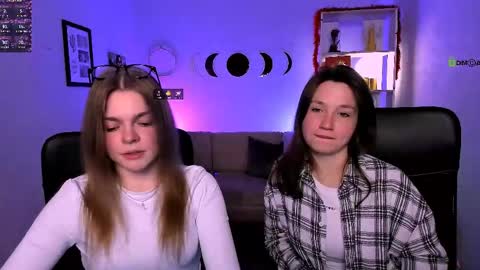 Helli online show from April 15, 7:54 pm