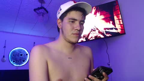 Snapshot of hellmike_ chatting on December 31, 11:39 pm Call me Mike-----INSTAGRAM hellofmike INDEPENDENT MODEL online show from December 31, 11:39 pm