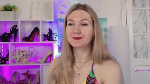 Snapshot of hello_lisha chatting on January 9, 8:13 am Alisia Monday to Friday from 10 am to 4 pm GMT 2 online show from January 9, 8:13 am