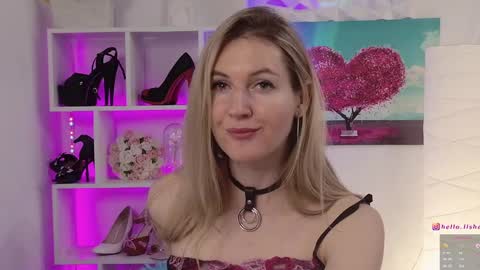 Snapshot of hello_lisha chatting on January 22, 2:14 pm Alisia Monday to Friday from 10 am to 4 pm GMT 2 online show from January 22, 2:14 pm