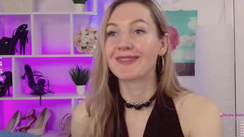 Snapshot of hello_lisha chatting on January 28, 2:10 pm Alisia Monday to Friday from 10 am to 4 pm GMT 2 online show from January 28, 2:10 pm