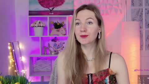 Snapshot of hello_lisha chatting on February 19, 8:55 am Alisia Monday to Friday from 10 am to 4 pm GMT 2 online show from February 19, 8:55 am