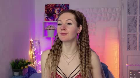 Snapshot of hello_lisha chatting on February 28, 9:04 am Alisia Monday to Friday from 10 am to 4 pm GMT 2 online show from February 28, 9:04 am
