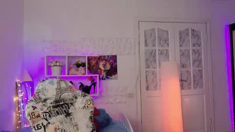 Snapshot of hello_lisha chatting on March 11, 10:18 am Alisia Monday to Friday from 10 am to 4 pm GMT 2 online show from March 11, 10:18 am