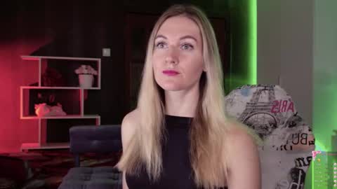 Snapshot of hello_lisha chatting on October 21, 9:10 am Alisia Monday to Friday from 10 am to 4 pm GMT 2 online show from October 21, 9:10 am