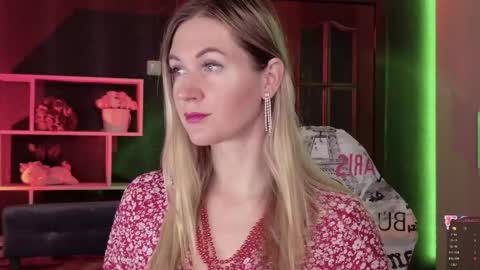 Snapshot of hello_lisha chatting on October 22, 8:03 am Alisia Monday to Friday from 10 am to 4 pm GMT 2 online show from October 22, 8:03 am