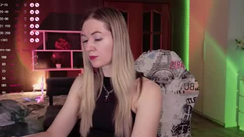 Snapshot of hello_lisha chatting on November 24, 8:25 am Alisia Monday to Friday from 10 am to 4 pm GMT 2 online show from November 24, 8:25 am