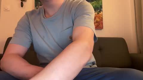 Snapshot of hellohowareyou66 chatting on December 15, 6:17 am hellohowareyou66 online show from December 15, 6:17 am