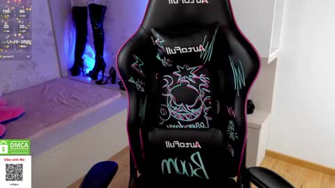 Snapshot of hellokittyalice chatting on February 4, 8:38 pm Alice online show from February 4, 8:38 pm