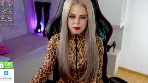 Snapshot of hellokittyalice chatting on February 21, 5:53 pm Alice online show from February 21, 5:53 pm